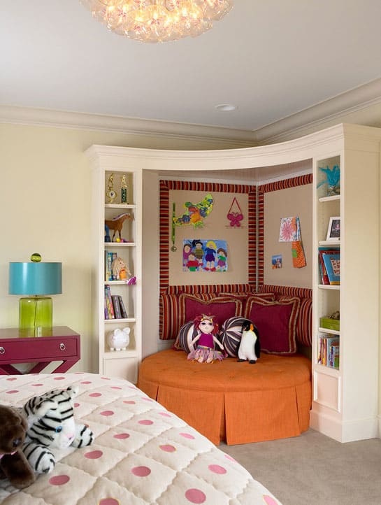 Cozy and creative reading nooks for kids that encourage reading in inspiring kids' rooms and spaces.