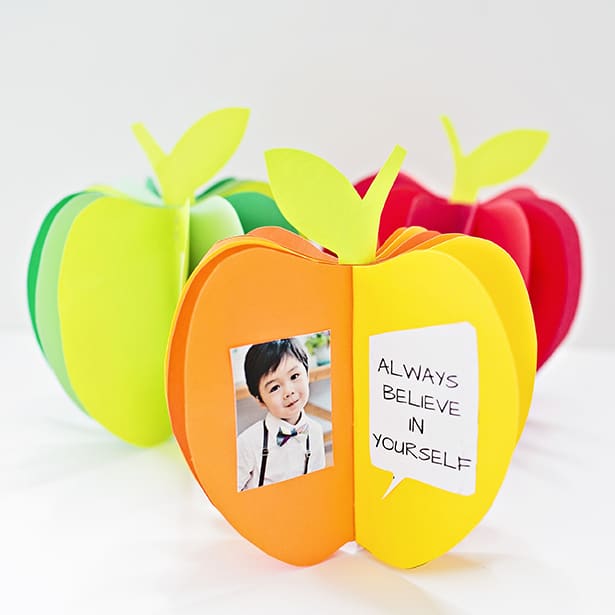 Create a cute keepsake and give your kids a boost of confidence as they go back to school with this fun 3D paper apple book (with free printable)!