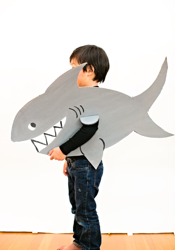 EASY SHARK CARDBOARD COSTUME FOR KIDS