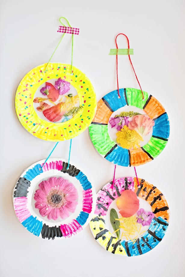 COLORFUL AND EASY FLOWER SUNCATCHER CRAFT