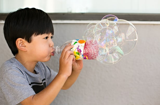 DIY recycled bottle bubble blower 