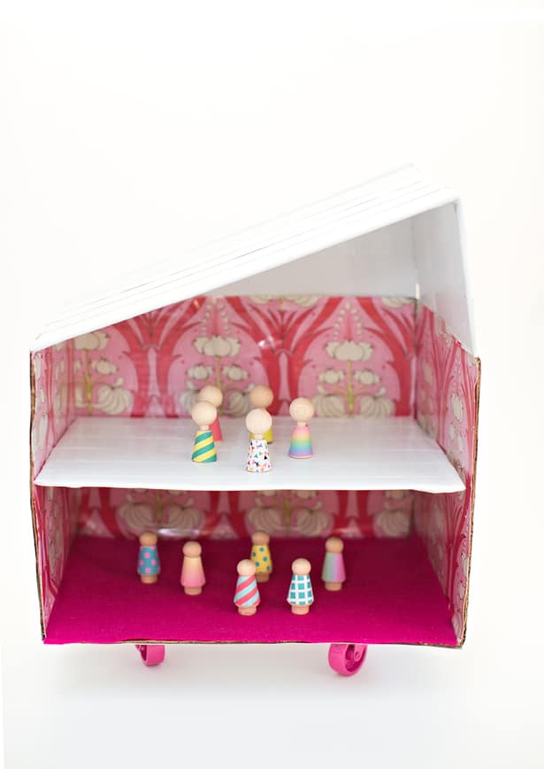 DIY CARDBOARD DOLL HOUSE ON WHEELS