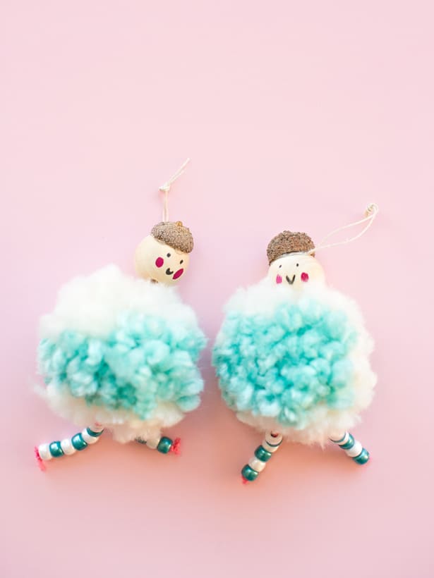 How to make cute and fluffy emoji pom-poms