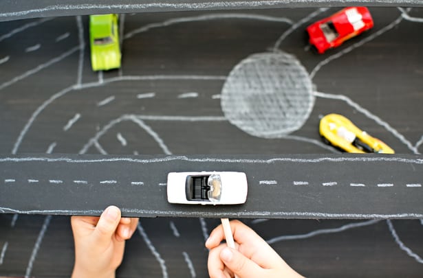 BUILD A MAGNETIC CARDBOARD CAR RACETRACK