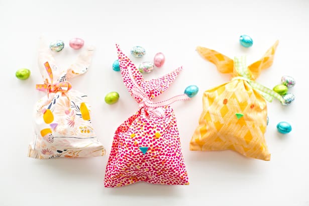 SPARKLY DIY GLITTER AND TISSUE PAPER EASTER EGGS