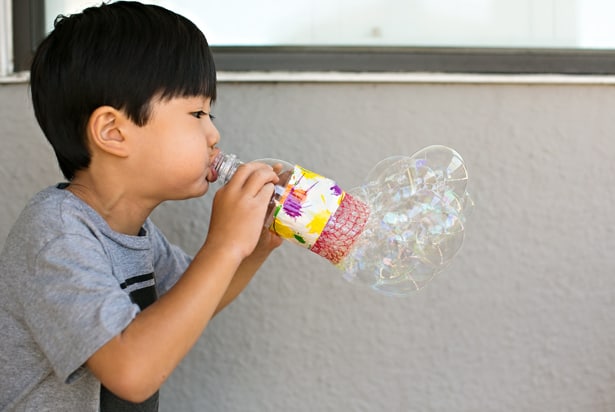 DIY recycled bottle bubble blower 