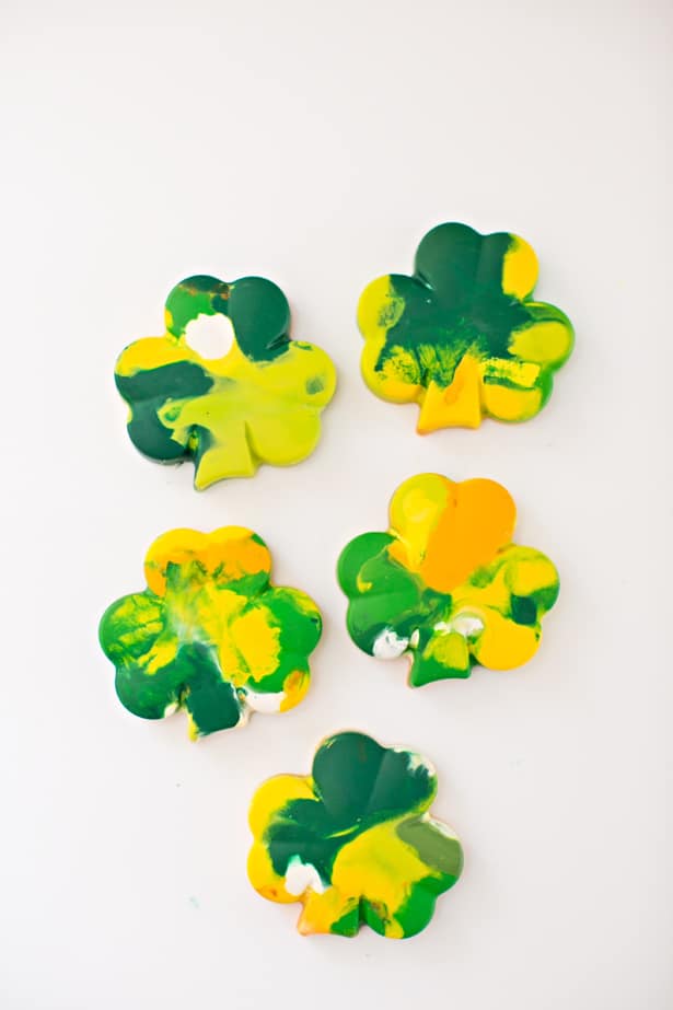 ST. PATRICK'S DAY SHAMROCK CRAYONS