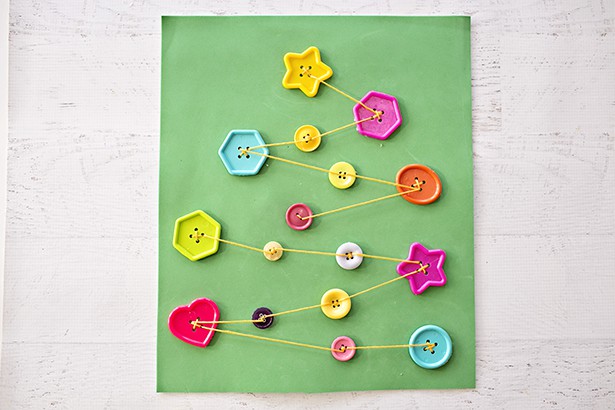 BUTTON CHRISTMAS TREE CRAFT FOR KIDS