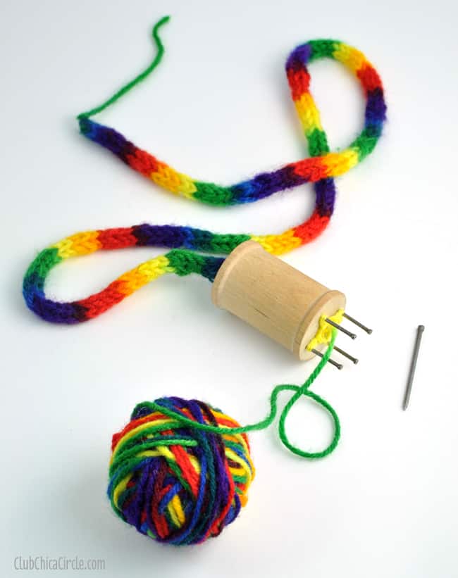 MAKE AN EASY SPOOL KNITTER