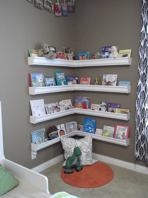 Cozy and creative reading nooks for kids that encourage reading in inspiring kids' rooms and spaces.