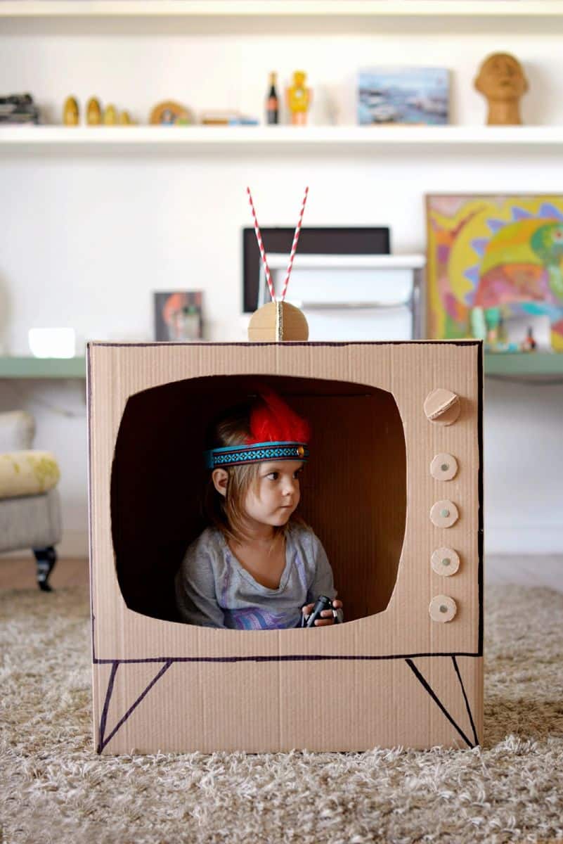 RECYCLED CARDBOARD  PLAY TELEVISION
