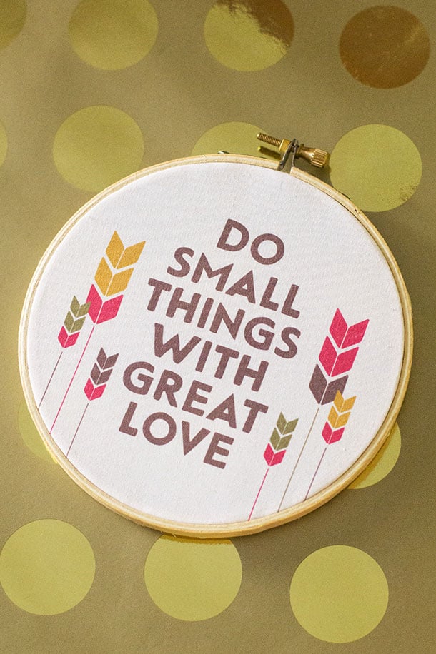 10 Super Adorable Ways to Display Your Embroidery Hoop Art - Catshy Crafts