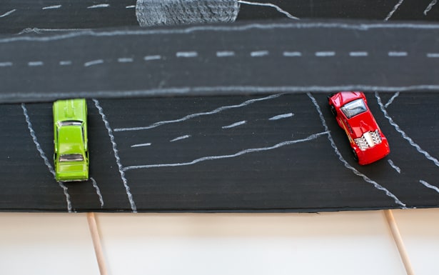 BUILD A MAGNETIC CARDBOARD CAR RACETRACK