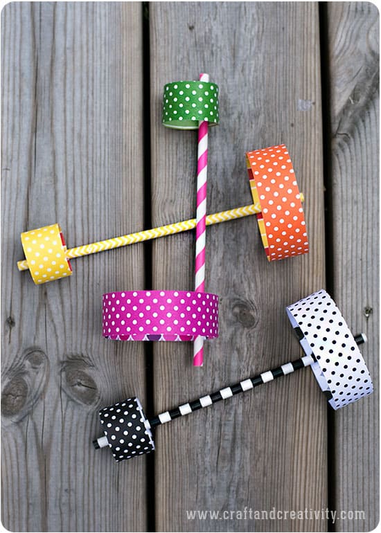 10 CLEVER WAYS TO PLAY WITH PAPER STRAWS