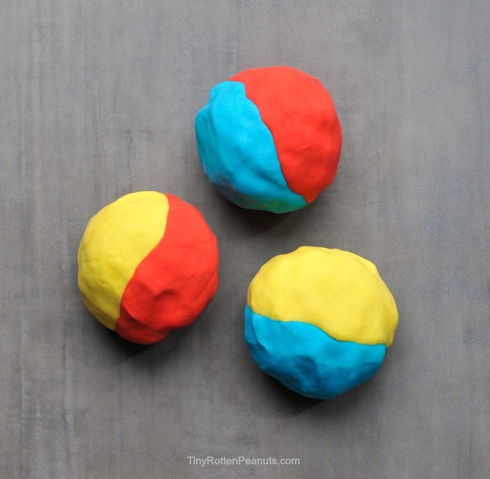 play-doh color wheel (art lesson)