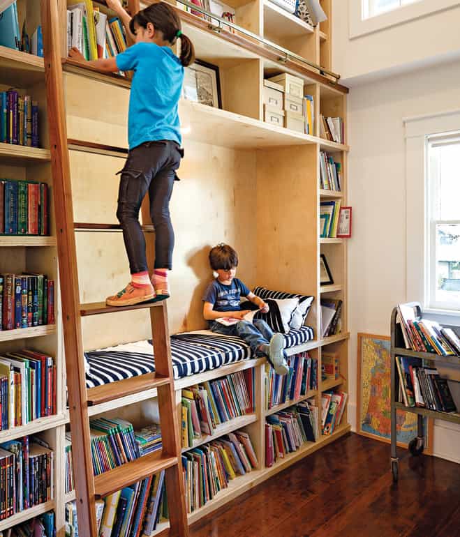 Cozy and creative reading nooks for kids that encourage reading in inspiring kids' rooms and spaces.