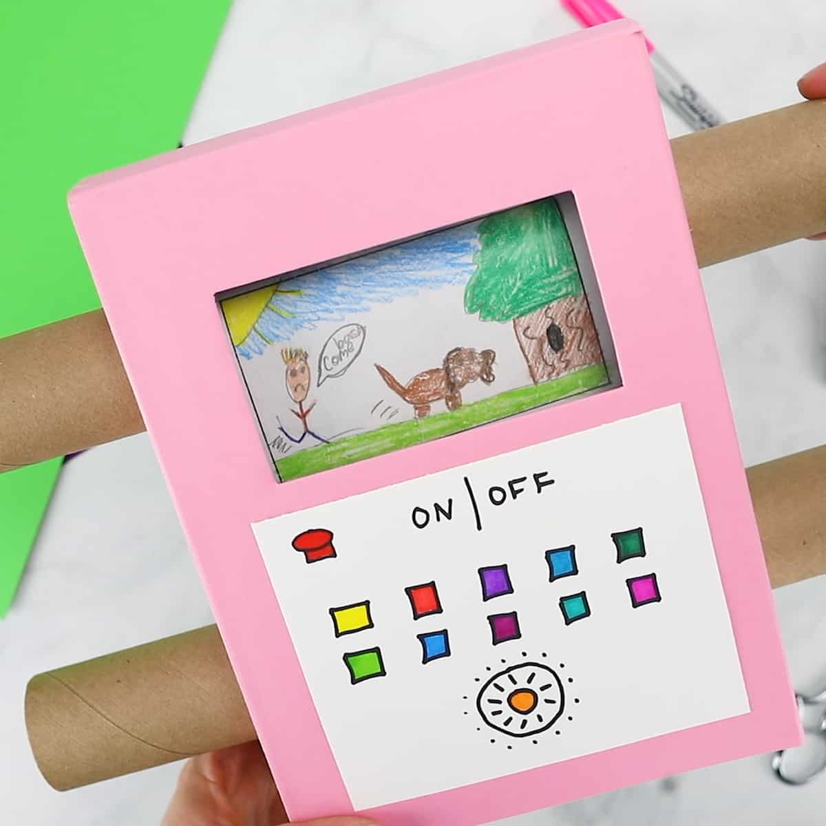 EASY DIY RECYCLED CARDBOARD TV SHOWING OFF YOUR KIDS' ART