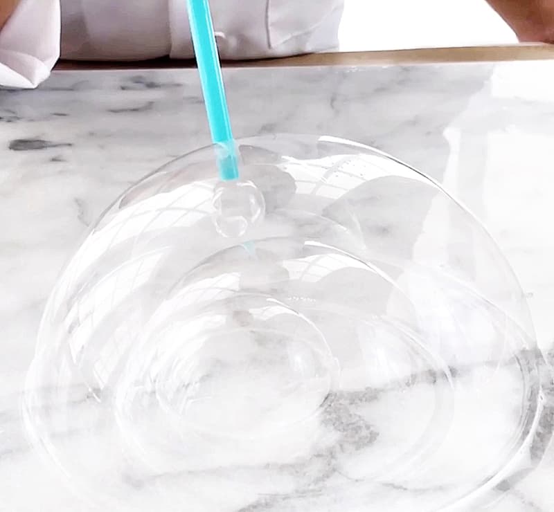 Bubble science experiment with kids 