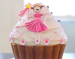 PINKALICIOUS + CUPCAKE DECORATING PARTY
