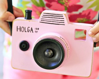 10 FUN WAYS TO MAKE A CAMERA FOR KIDS