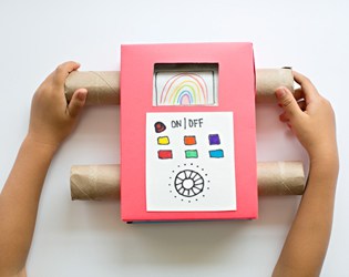 EASY DIY RECYCLED CARDBOARD KIDS ART TV