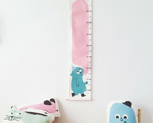 CREATIVE ILLUSTRATED GROWTH CHARTS FROM GUIMO