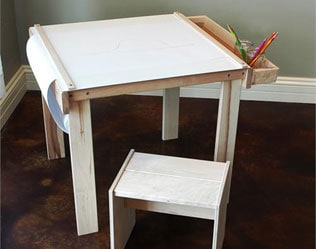 CLASSIC WOODEN ART TABLE FOR YOUR LITTLE ARTIST