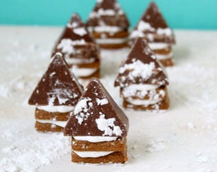 WHAT TO EAT WITH GINGERBREAD (11 UNIQUE SNACKS)
