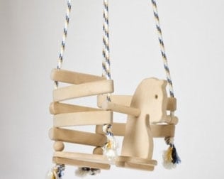 CHARMING WOODEN BABY SWINGS