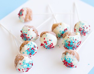 PATRIOTIC 4TH OF JULY OR MEMORIAL DAY DONUT POPS