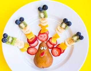 EASY RAINBOW FRUIT TURKEY SNACK FOR KIDS