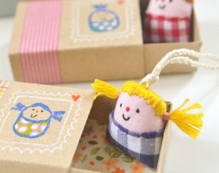 MAKE TINY DOLLS IN LITTLE SLEEPING BOXES