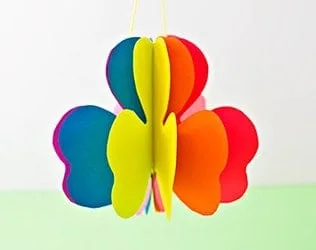 3d-rainbow-paper-shamrock