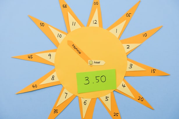 Teach your little ones how to tell time with this cute DIY sun clock craft and learning tool!