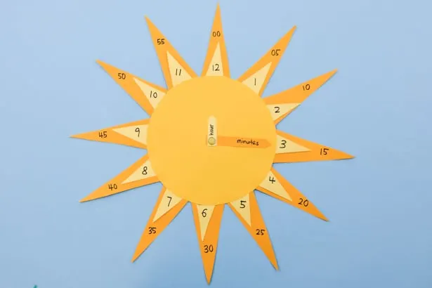 Teach your little ones how to tell time with this cute DIY sun clock craft and learning tool!
