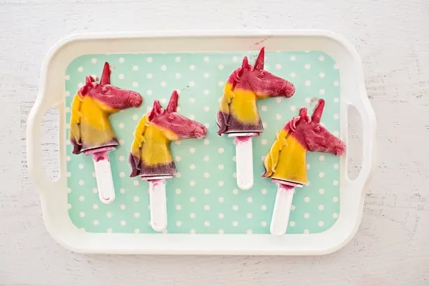 Make your own healthy and delicious rainbow unicorn fruit (and vegetable!) pops - a refreshing summer treat for kids!