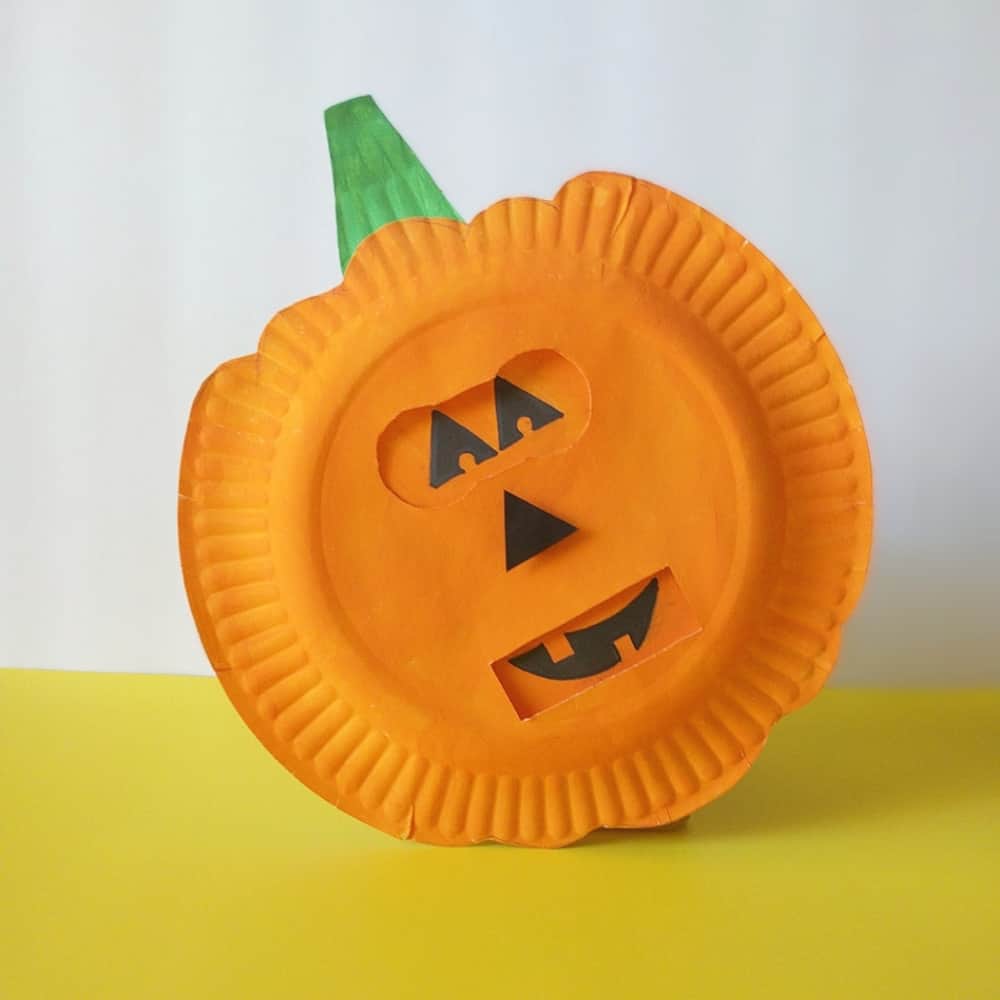 Help kids explore emotions using this simple shapes of jack-o-lantern faces with this fun seaosnal pumpkins emotion craft!