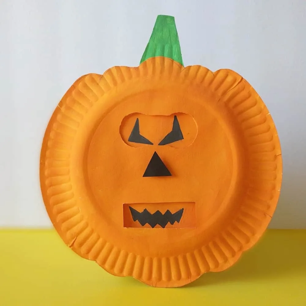 Help kids explore emotions using this simple shapes of jack-o-lantern faces with this fun seaosnal pumpkins emotion craft!