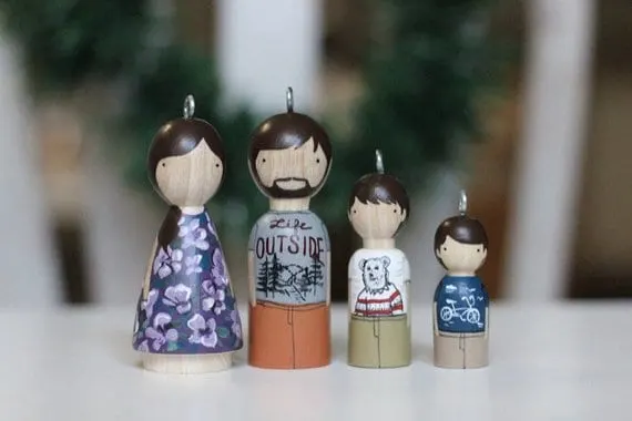 wooden peg family portrait idea