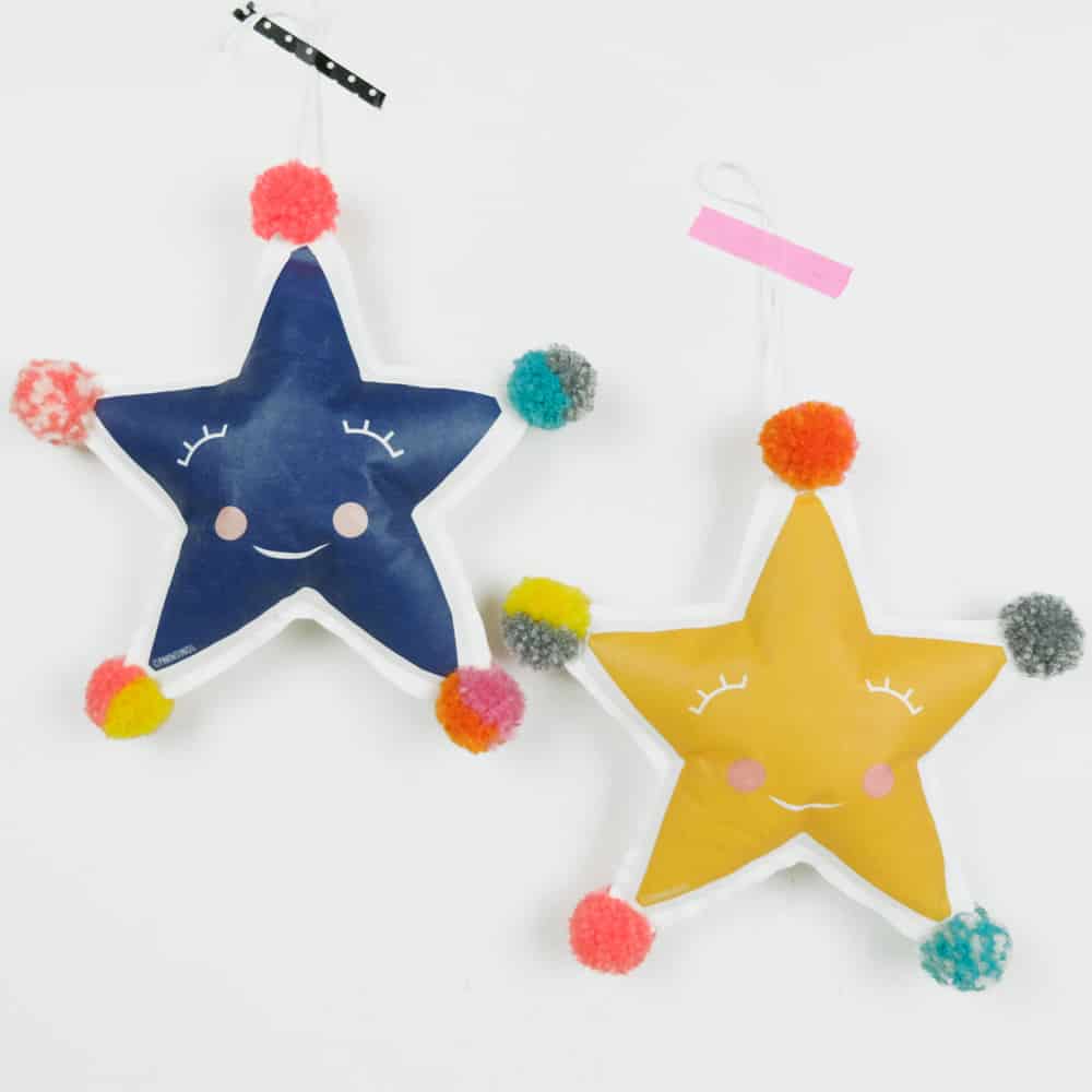 Create your own adorable holiday star softies with this simple DIY project.