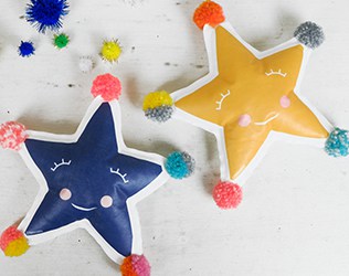 Create your own adorable holiday star softies with this simple DIY project.