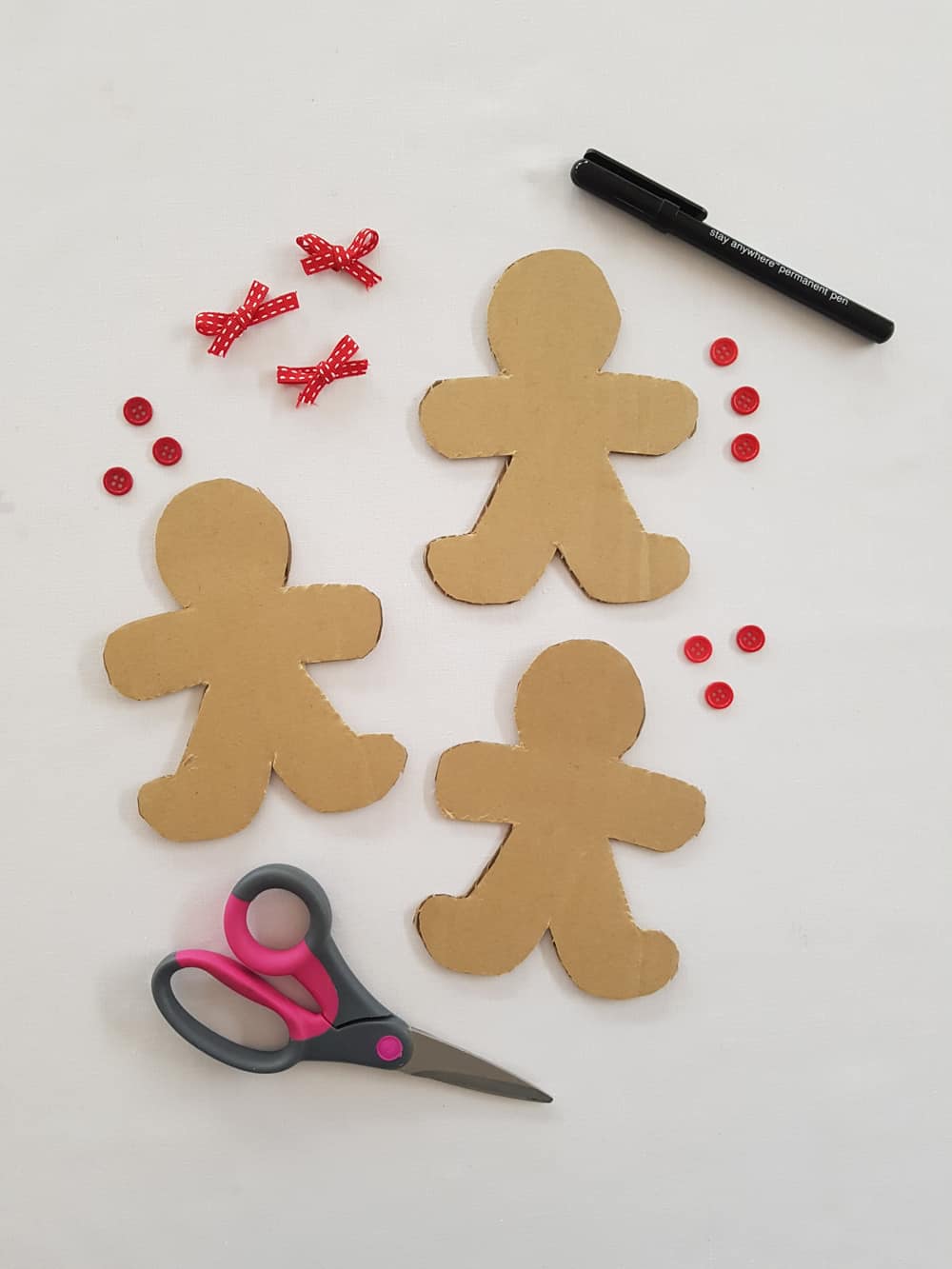 A simple gingerbread lacing activity for holiday-themed fine motor skill practice. 
