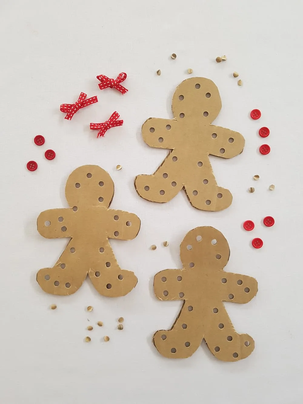 A simple gingerbread lacing activity for holiday-themed fine motor skill practice. 