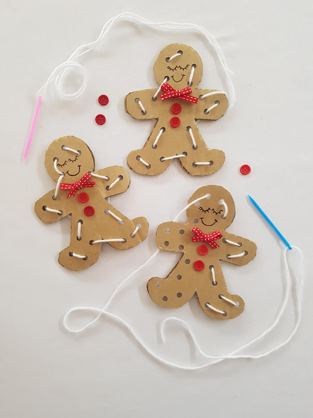 A simple gingerbread lacing activity for holiday-themed fine motor skill practice. 