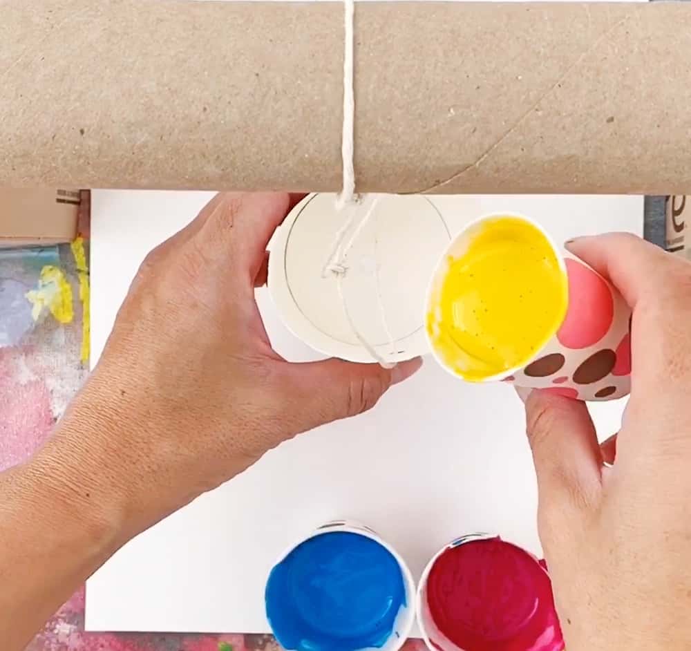 Pendulum Painting pouring paint 