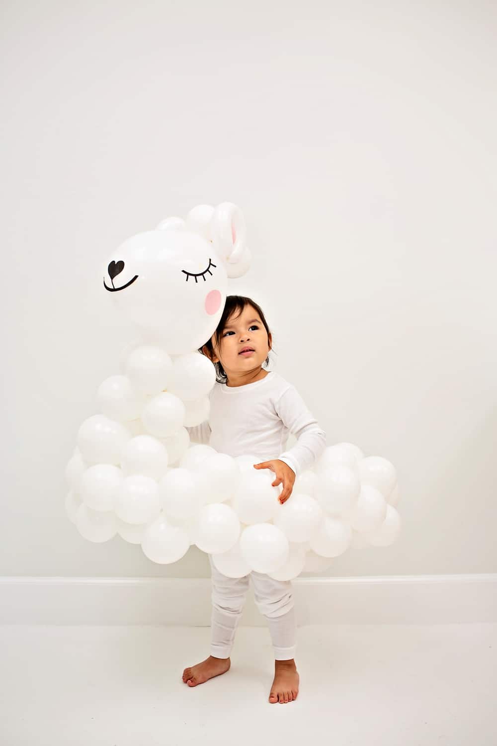 DIY Llama Balloon Costume For Kids - Allehelgensdragt