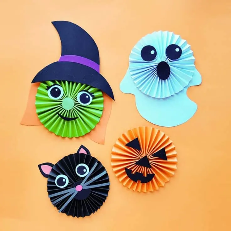 HALLOWEEN PAPER ACCORDION CRAFT