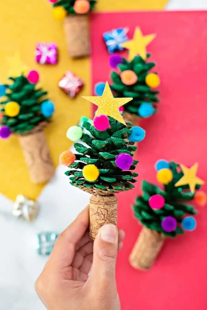 PINE CONE CHRISTMAS TREE CRAFT