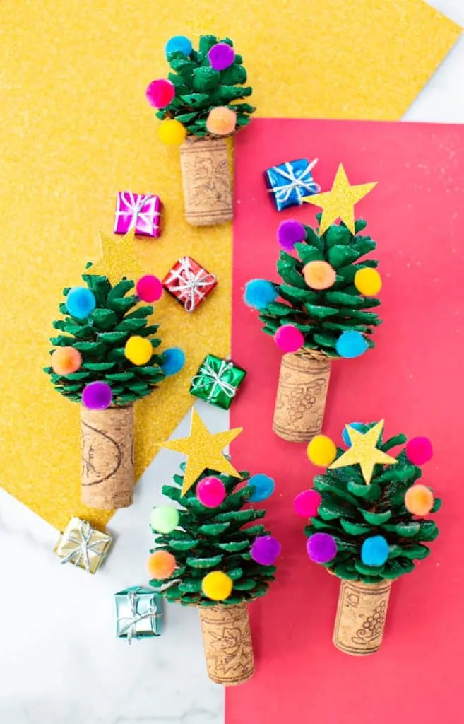 PINE CONE CHRISTMAS TREE CRAFT