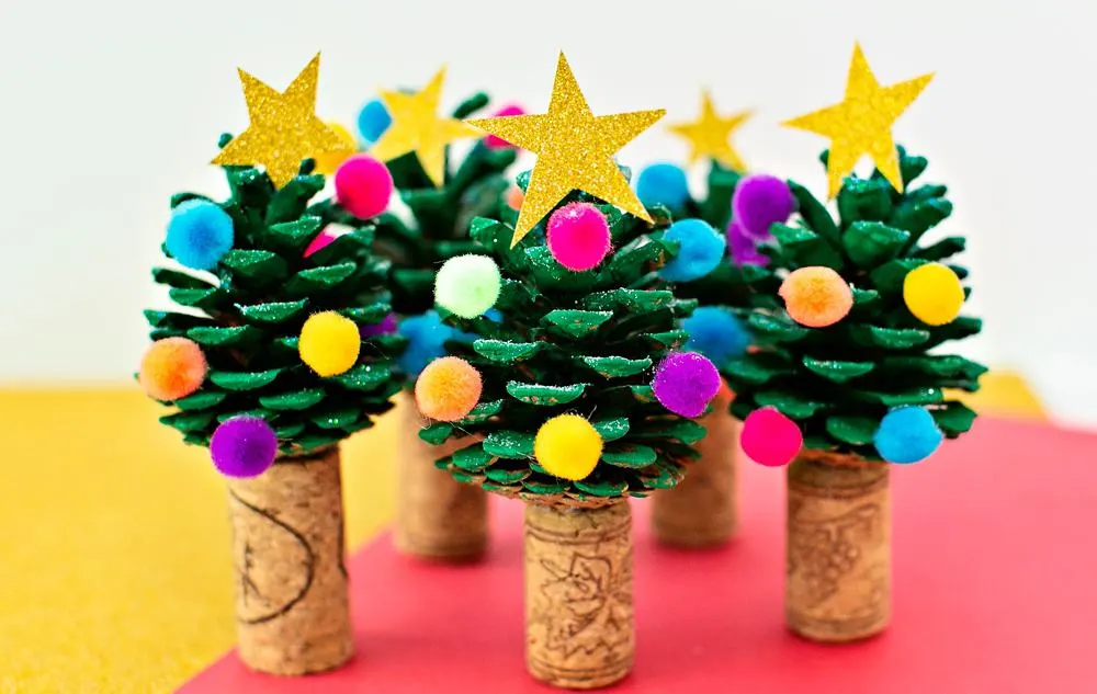 Creative and Festive Pine Cone Christmas Crafts for Kids - Fun-A-Day!